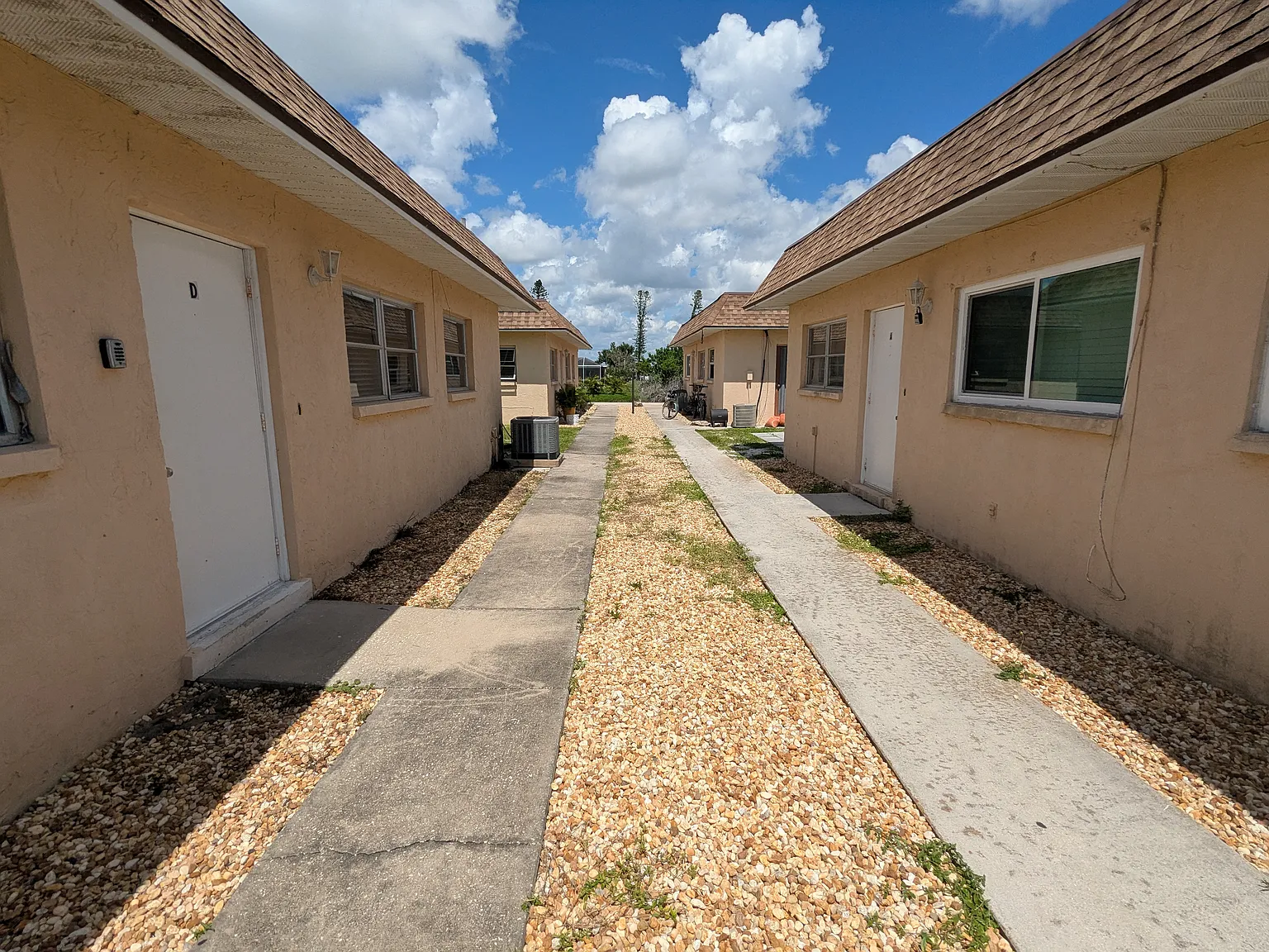 2 bed, 870 sqft, $1,300 — Photo 3
