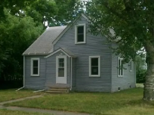 401 1st St SW, Winnebago, MN 56098