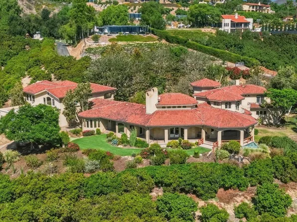 747 Barr Highland Ln, Santa Paula, CA 93060