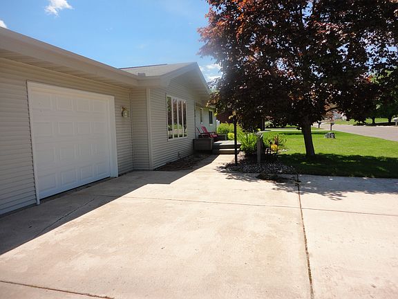 4th image of 916 Eagle Dr