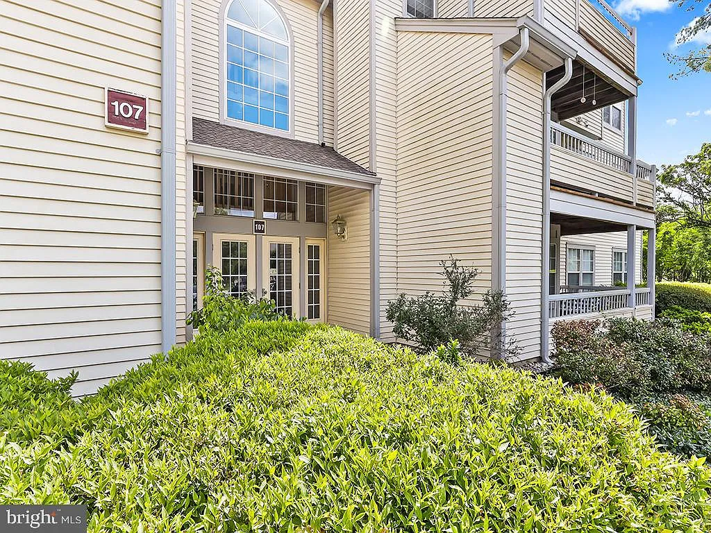 Building Photo - 107 Delamere Dr #6