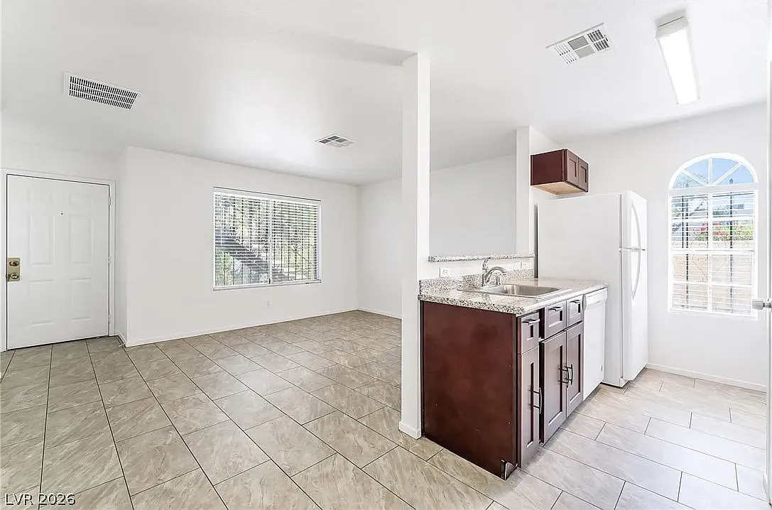 1 bed, 585 sqft, $1,200 — Photo 4
