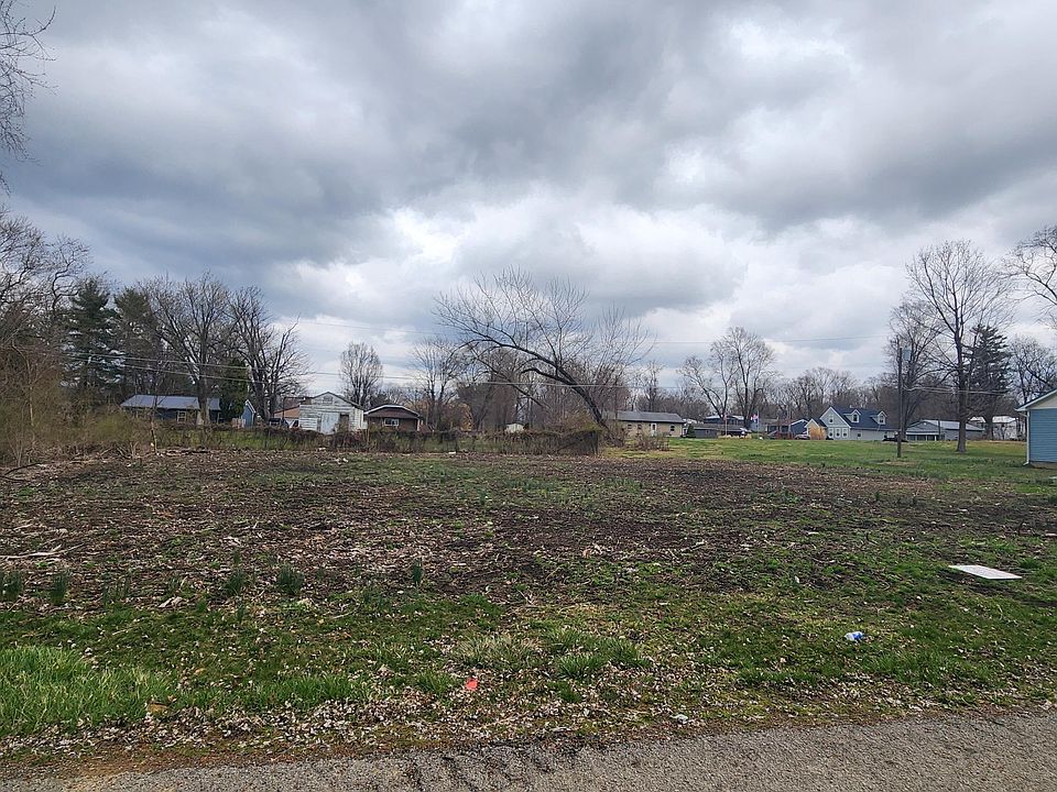2nd image of 13558 King Rd NE