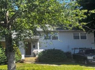 319 Boundary Ave, Farmingdale, NY 11735