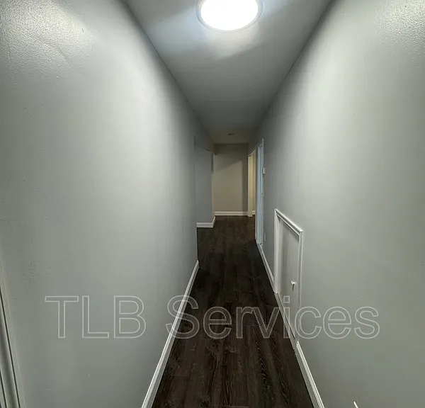 733 Main St — Photo 11