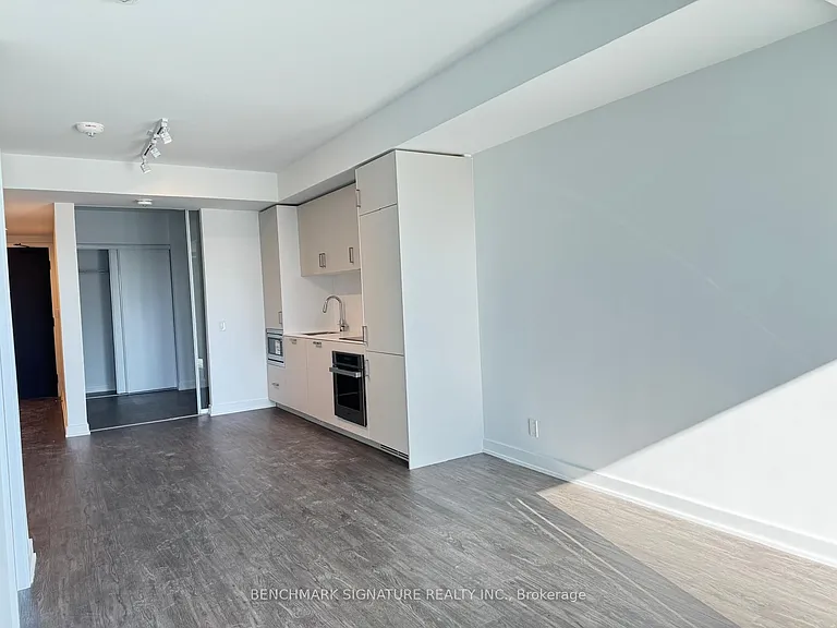 88 Queen St E #909 — Photo 7