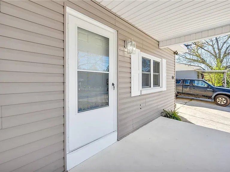 315 Evans St — Photo 6