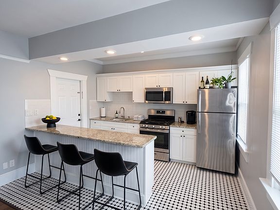 3rd image of 1308 Desoto Ave #6