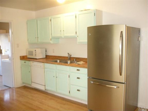 5th image of 409 Cortez Dr