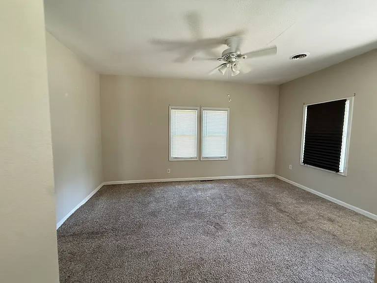 1826 N Jackson Ave — Photo 10