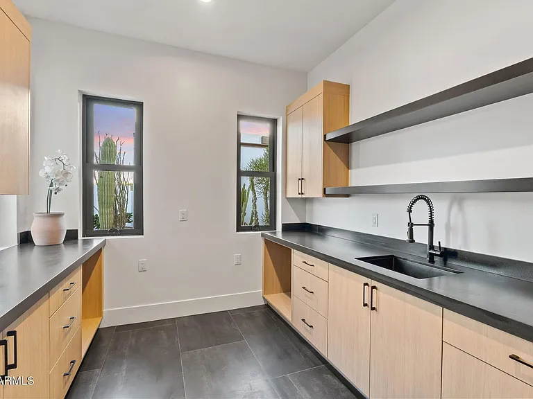 3135 E Palo Verde Dr — Photo 45