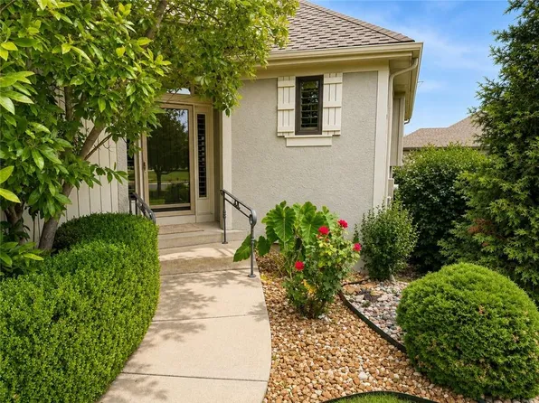 19808 W 100th Ter, Lenexa, KS 66220