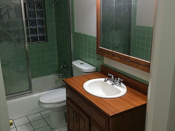3rd image of 5 Renee Dr
