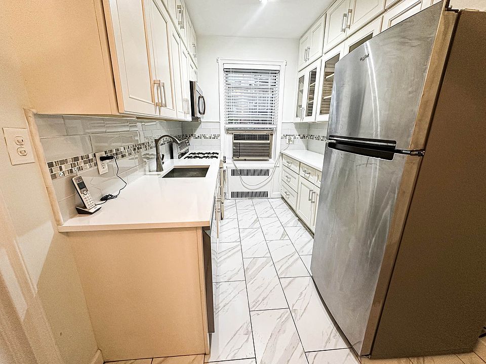 1st image of 111-14 76th Ave #204