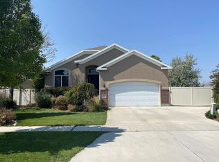 801 N Devonshire Dr, Saratoga Springs, UT 84045