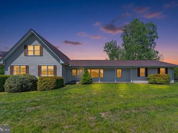 40297 Braddock Rd, Aldie, VA 20105