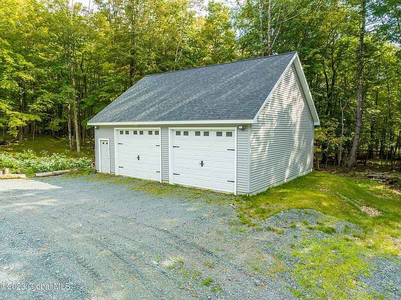 3rd image of 182 Foster Road