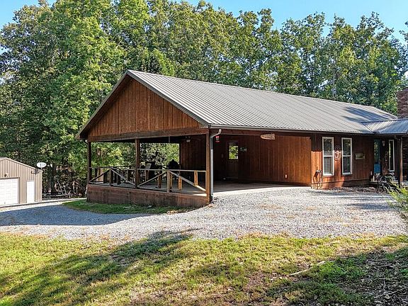 3rd image of 221 Grace Ln