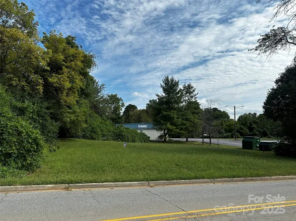 144 Shiloh Rd, Asheville, NC 28803