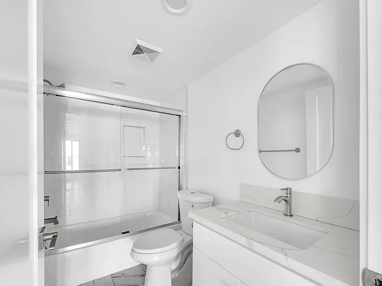 1150 W 38th St — Photo 78