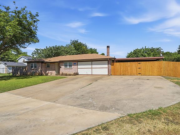 3rd image of 504 Irene St