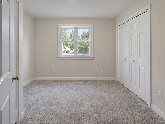 3rd image of 125 SE 126th Ave