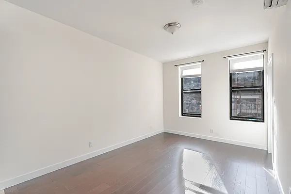 Rented by Modern Spaces | media 4