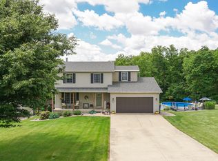 552 Heritage Dr, Mackinaw, IL 61755