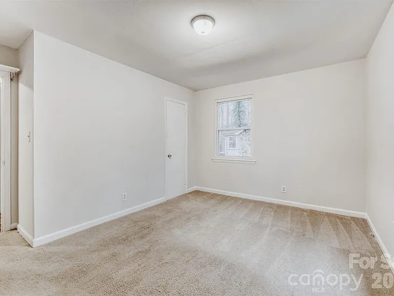 3728 Seaforth Dr — Photo 11
