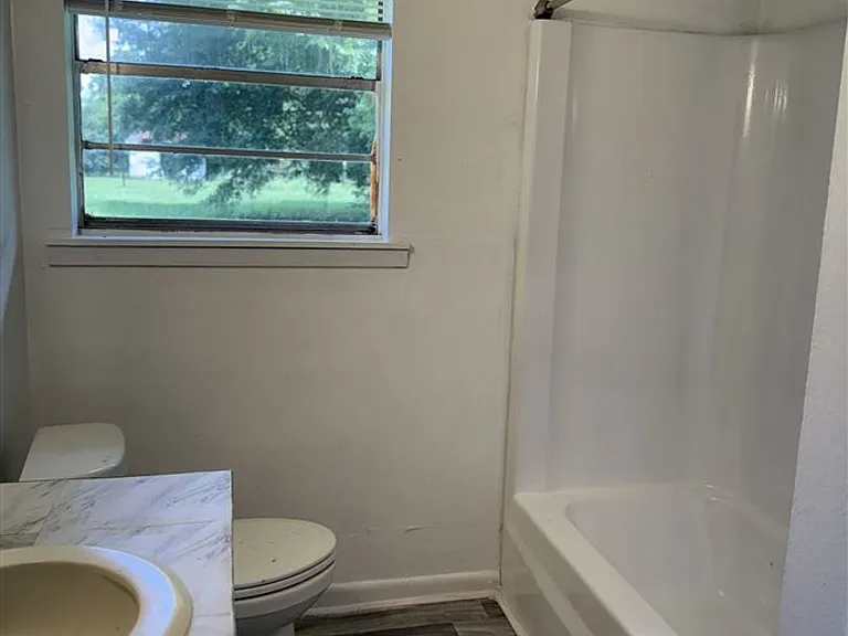 2113 Meadowview Cir — Photo 13