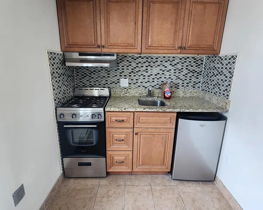 240 S 22nd St