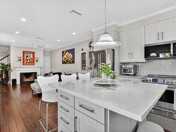 3rd image of 5902 Catesby Street