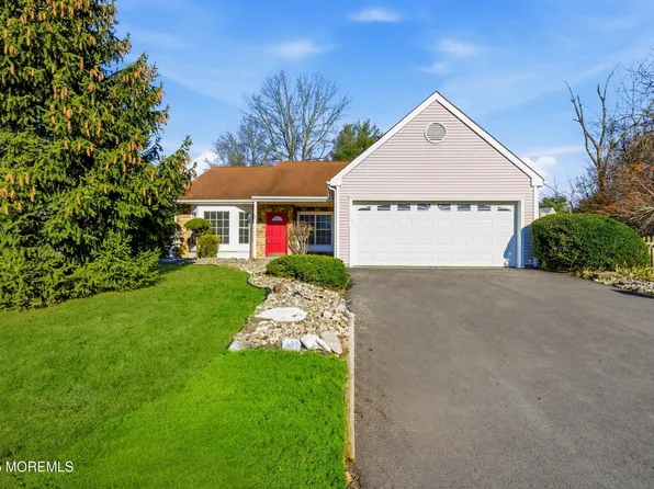 12 Bridle Path, Tinton Falls, NJ 07753