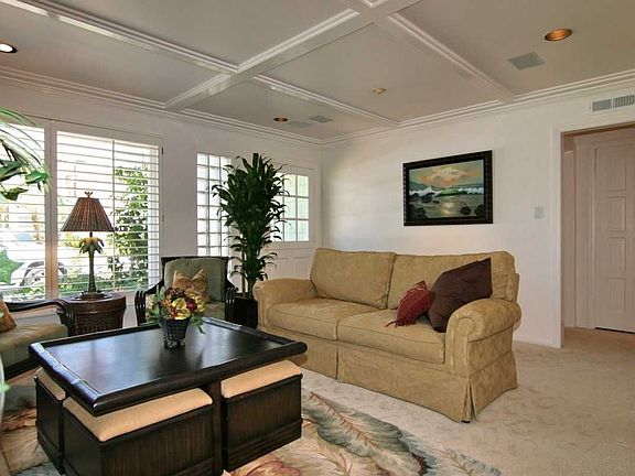 Family Room w/Fireplace