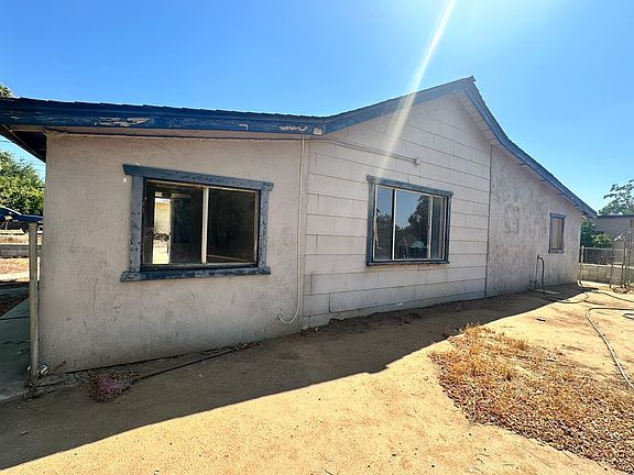 4th image of 22425 Cottonwood Ave