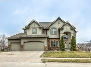 19902 Dewey Ave, Elkhorn, NE 68022