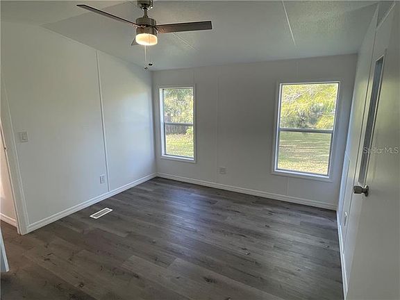 3rd image of 11392 Pepper Rd