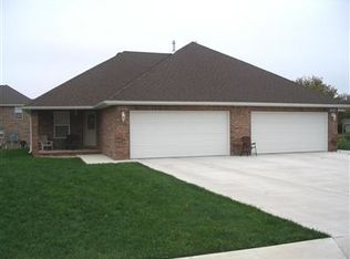 1509 W Garrett Ln, Ozark, MO 65721