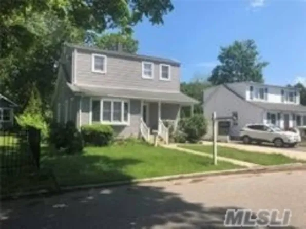 49 Fairview Ave, Islip Terrace, NY 11752