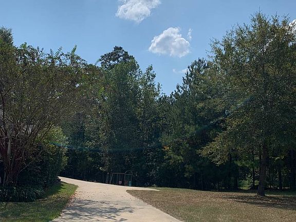 3rd image of 101 Deer Trail Dr