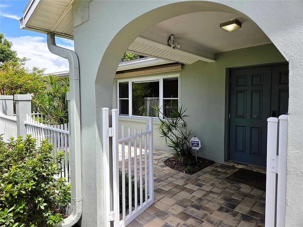 3 bed, 2.0 bath, 1532 sqft, $2,900 — Photo 3
