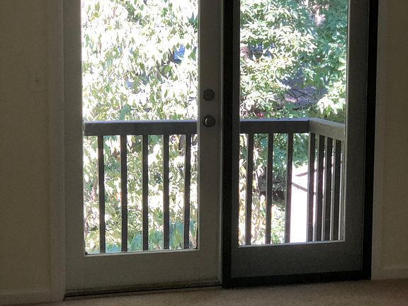 4th image of 161 Ingleoak Ln #161