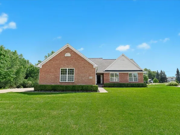 27408 Pond Dr, New Hudson, MI 48165