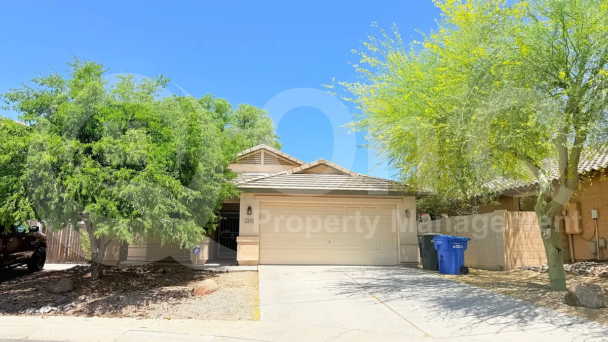 3 bed, 2.0 bath, 1504 sqft, $2,049 — Photo 2