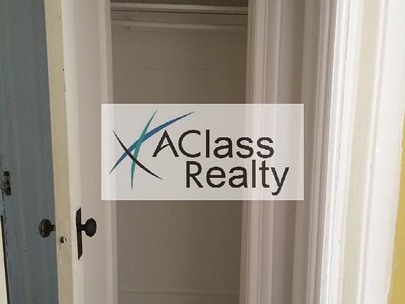 5th image of 2557 33rd St APT 1F