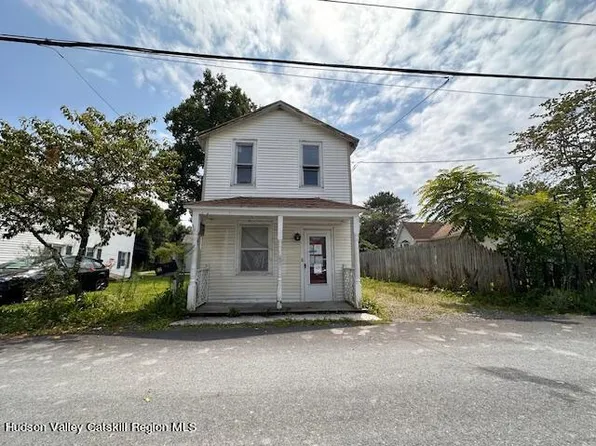 12 Tobacco Ln, Red Hook, NY 12571