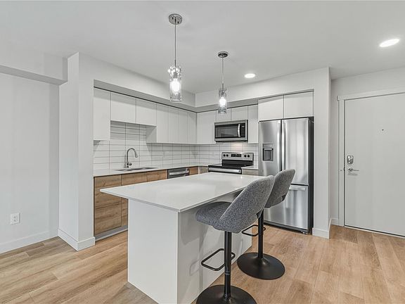 4th image of 4820 Cedar Ridge Pl #304
