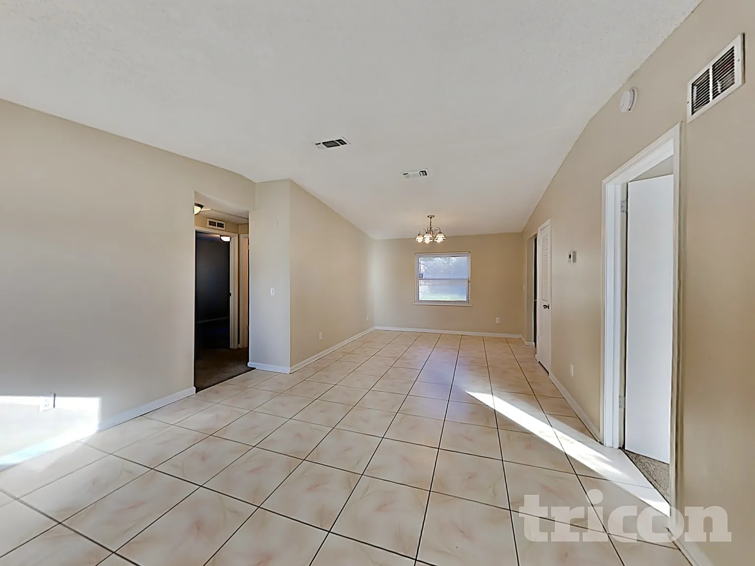 2185 E Luana Drive Jacksonville FL — Photo 3