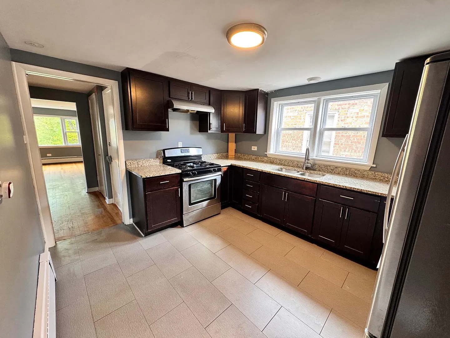 2 bed, 800 sqft, $1,500 — Photo 3