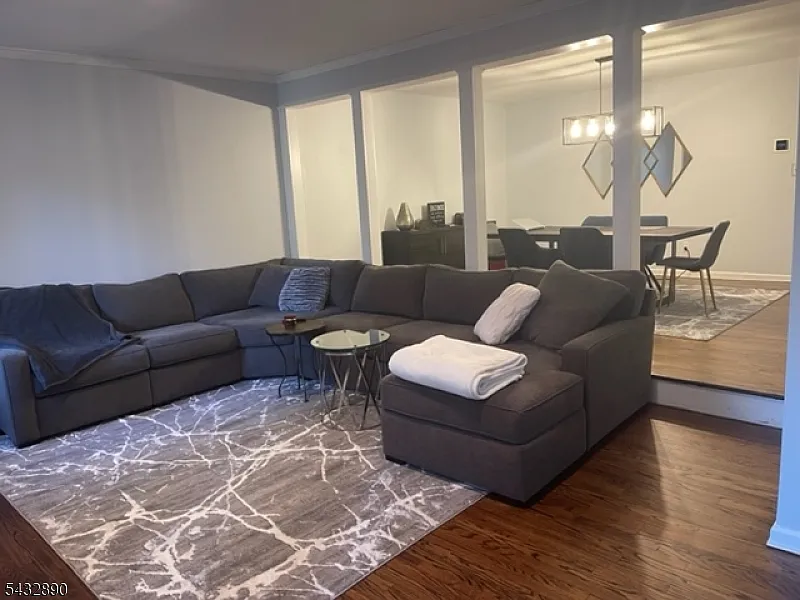 2 bed, 2.5 bath, $4,000 — Photo 3